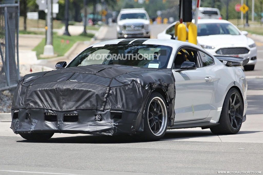 Spy Shots 2019 Ford Mustang Svt Gt 500 First Drive
